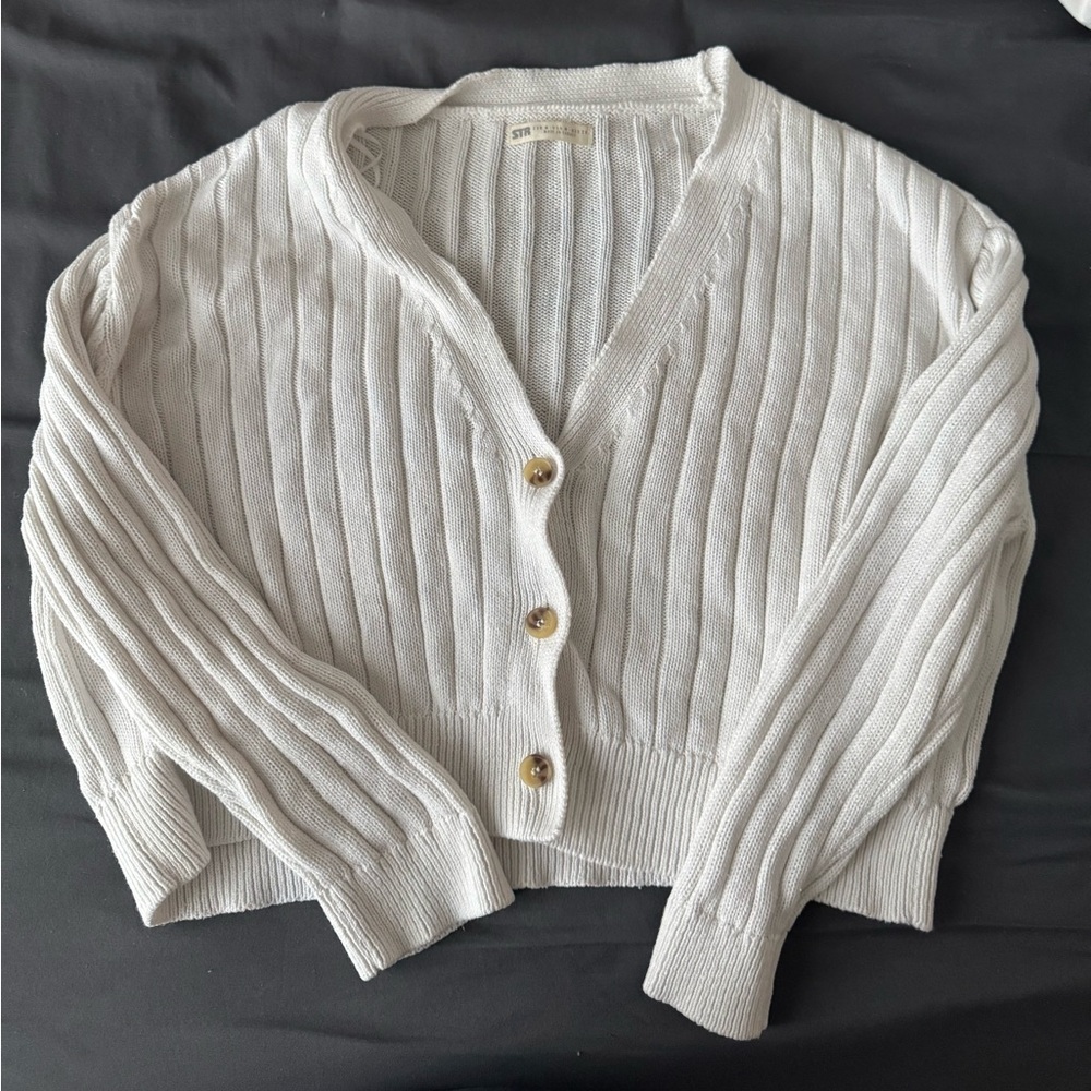 Stradivarius Cropped Cardigan in ECRU